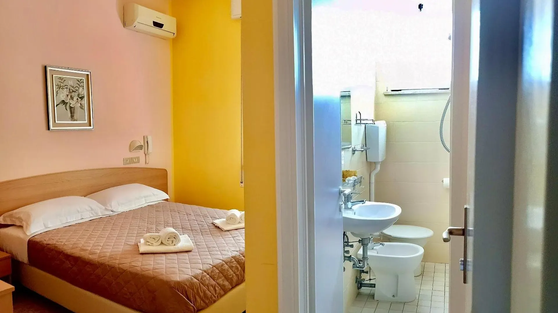 Hotel Rossella Rimini 2*,